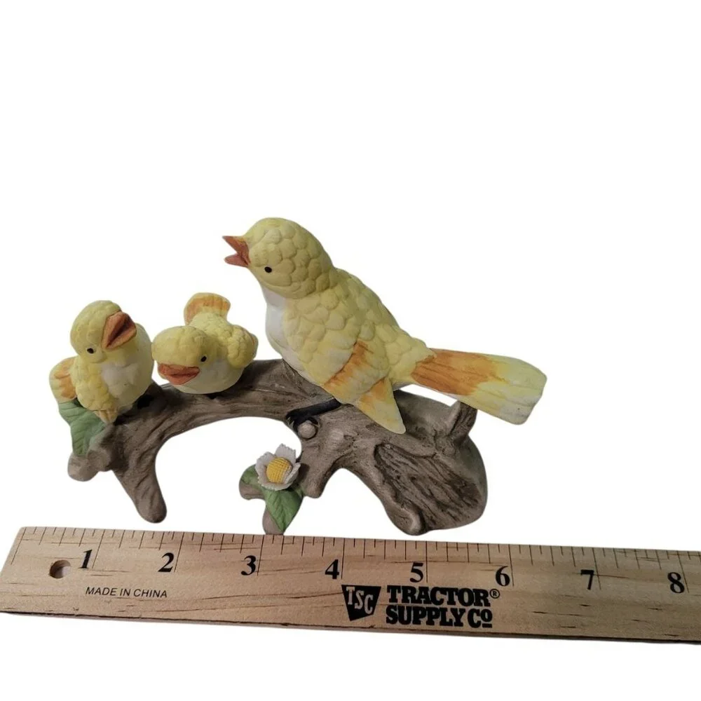 Royal Crown Birds on a Log Figurine Yellow Saffron Finch Vintage Chicks Baby - Picture 9 of 9